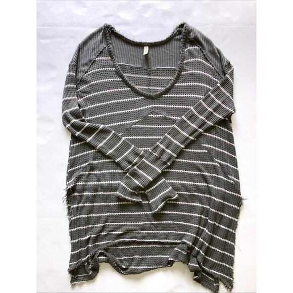 Free People Sunset Park Long Sleeved Thermal/Distressed Hem Sweater Size Large - Picture 1 of 9